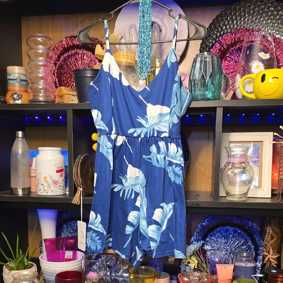 Blue Floral Romper W/ Matching Jewelry Sets. All Included! - Picture 4 of 4